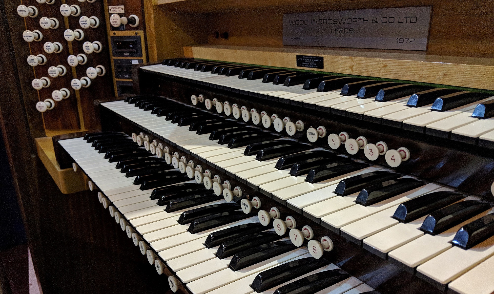 Leeds Town Hall organ console