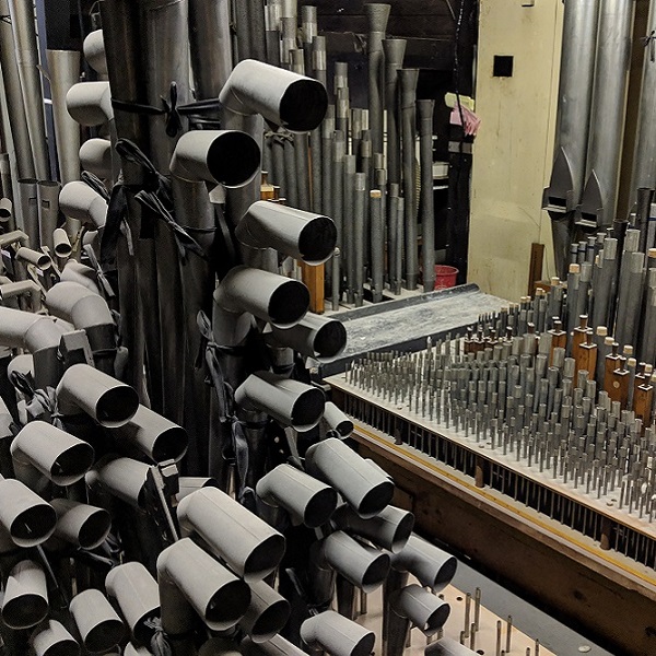 Leeds Town Hall organ interior
