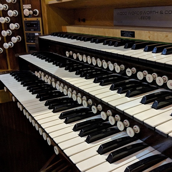 Leeds Town Hall organ console keyboard